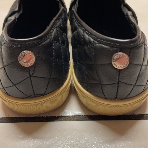 Shoes - Picture 4 of 5